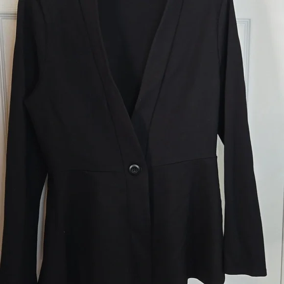HALARA Black Peplum Single-Button Blazer - Picture 3 of 9